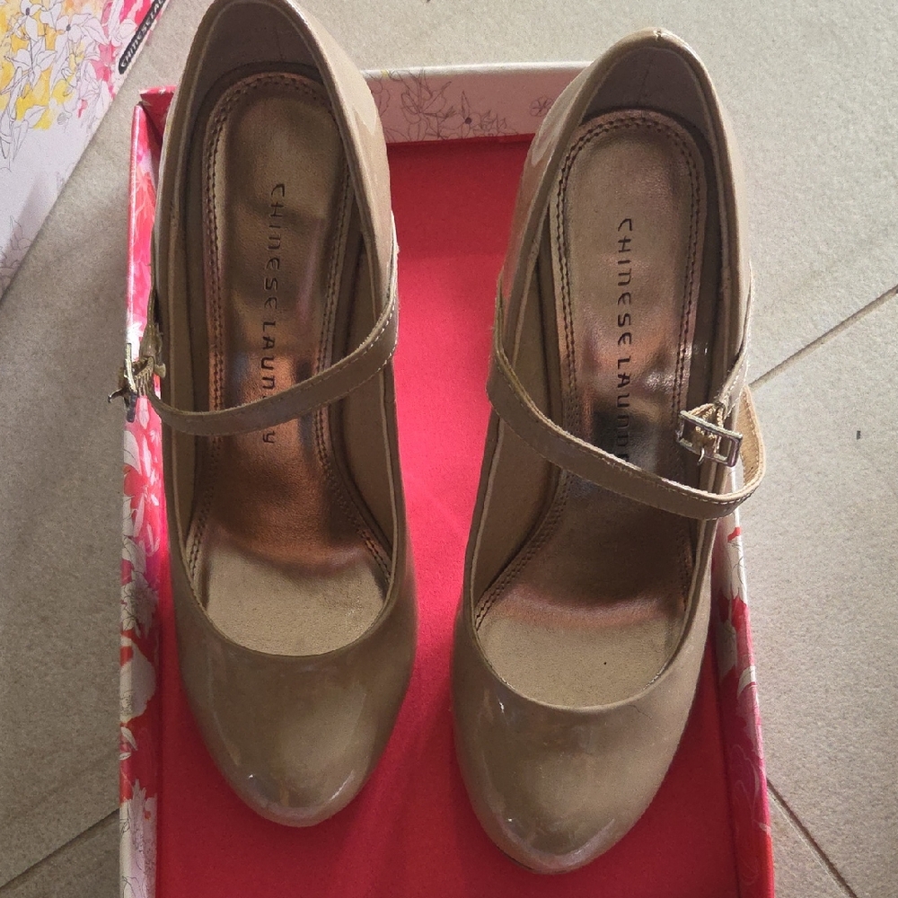 Chinese Laundry Women's Tan Mary Jane Shoes